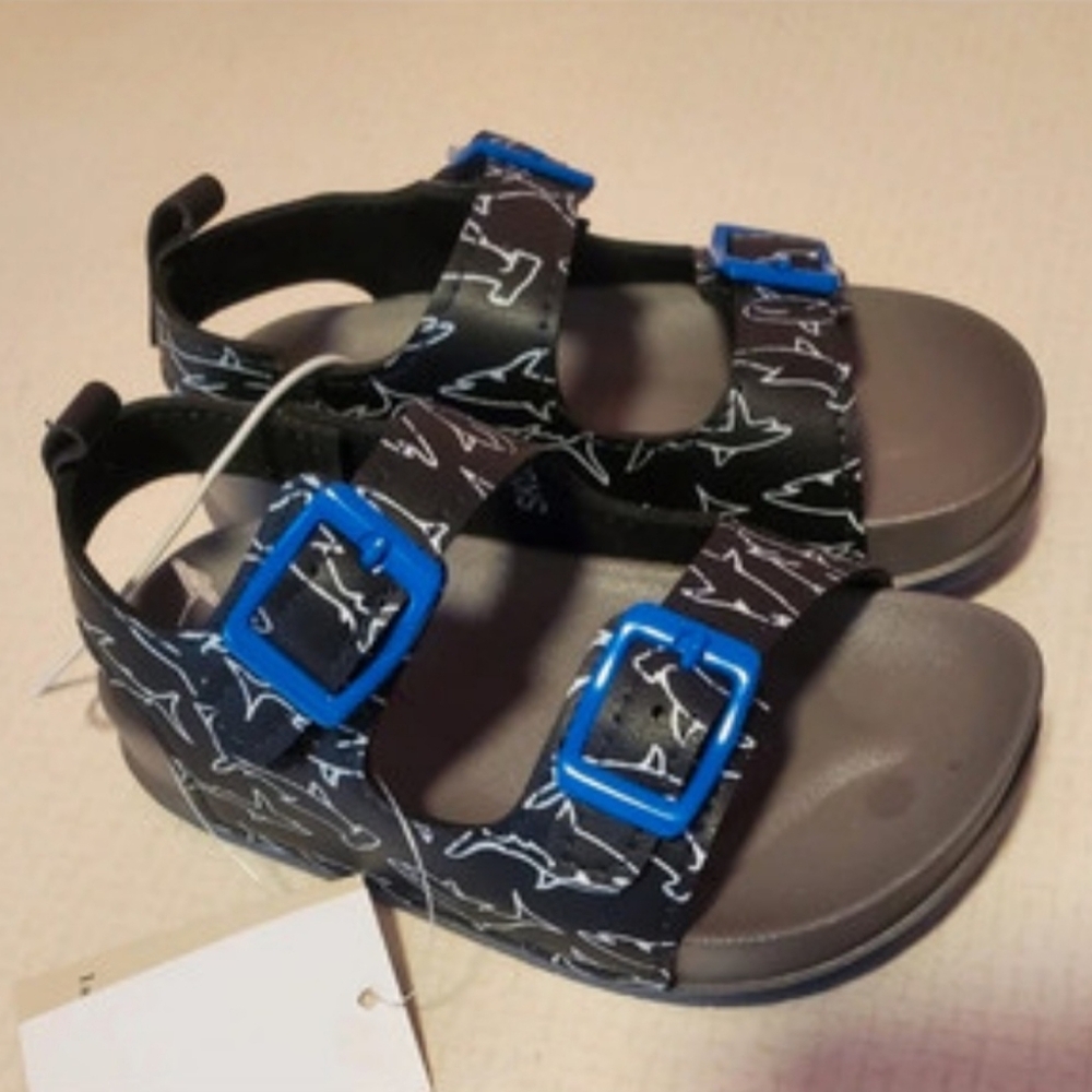 New Little Boy's Sandals Size 7 Sharks
